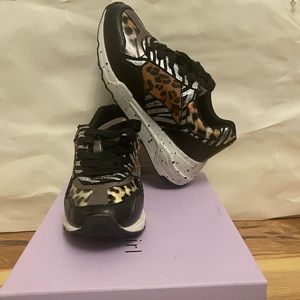 Madden Girl Leopard/Zebra Multicolor Size 4